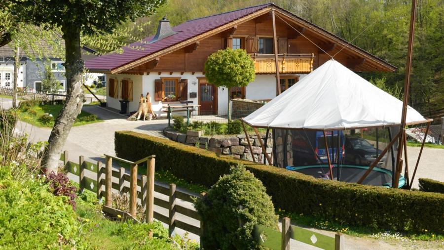 Appartement Haus Alpenrose Zum Vic à Wermelskirchen Extérieur photo